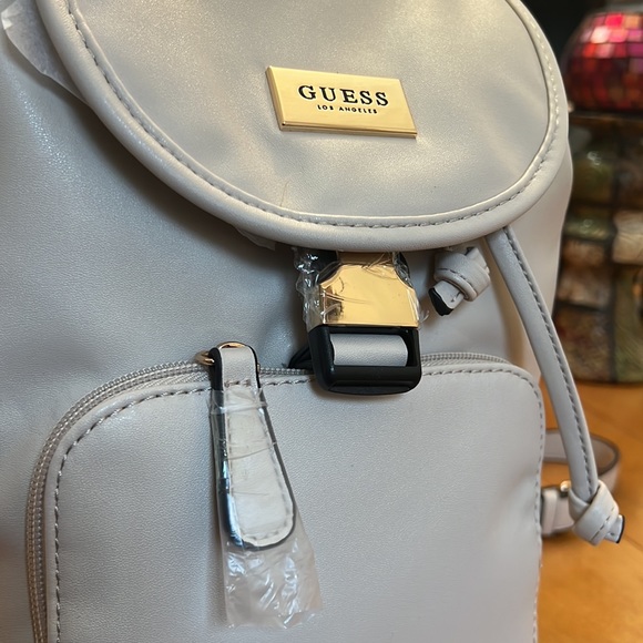 ♥️ SPECIAL NWT ♥️ Guess purse/back pack. 100% Authentic. 🔥 GUESS 🔥 - Picture 1 of 4